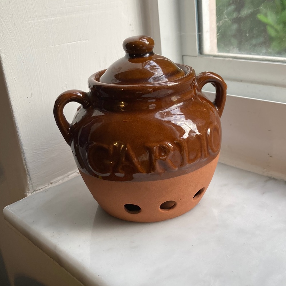 Clay garlic jar container with air holes